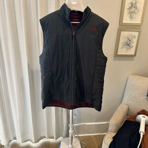 The North Face Charcoal and Maroon Puffer Vest REVERSIBLE XL